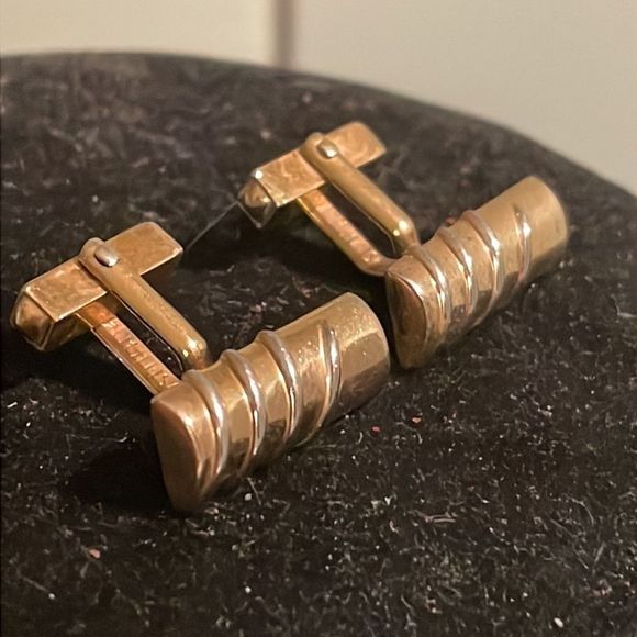 Vintage-1940s-Art Deco Swank gold plated 3D design rectangular toggle cuff links - Picture 10 of 15